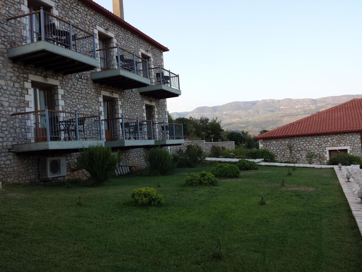 Hotel Pelasgos Karitaina Exterior photo